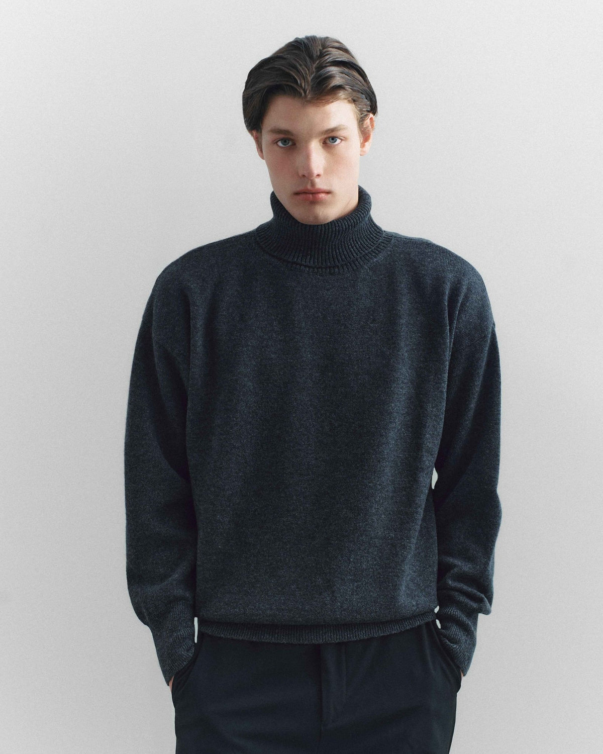 Volta Turtleneck Charcoal - Casa Nodale