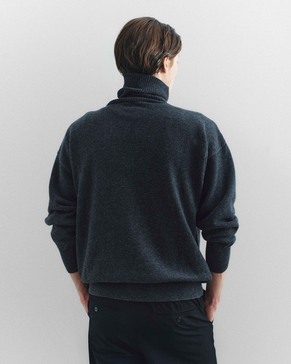 Volta Turtleneck Charcoal - Casa Nodale