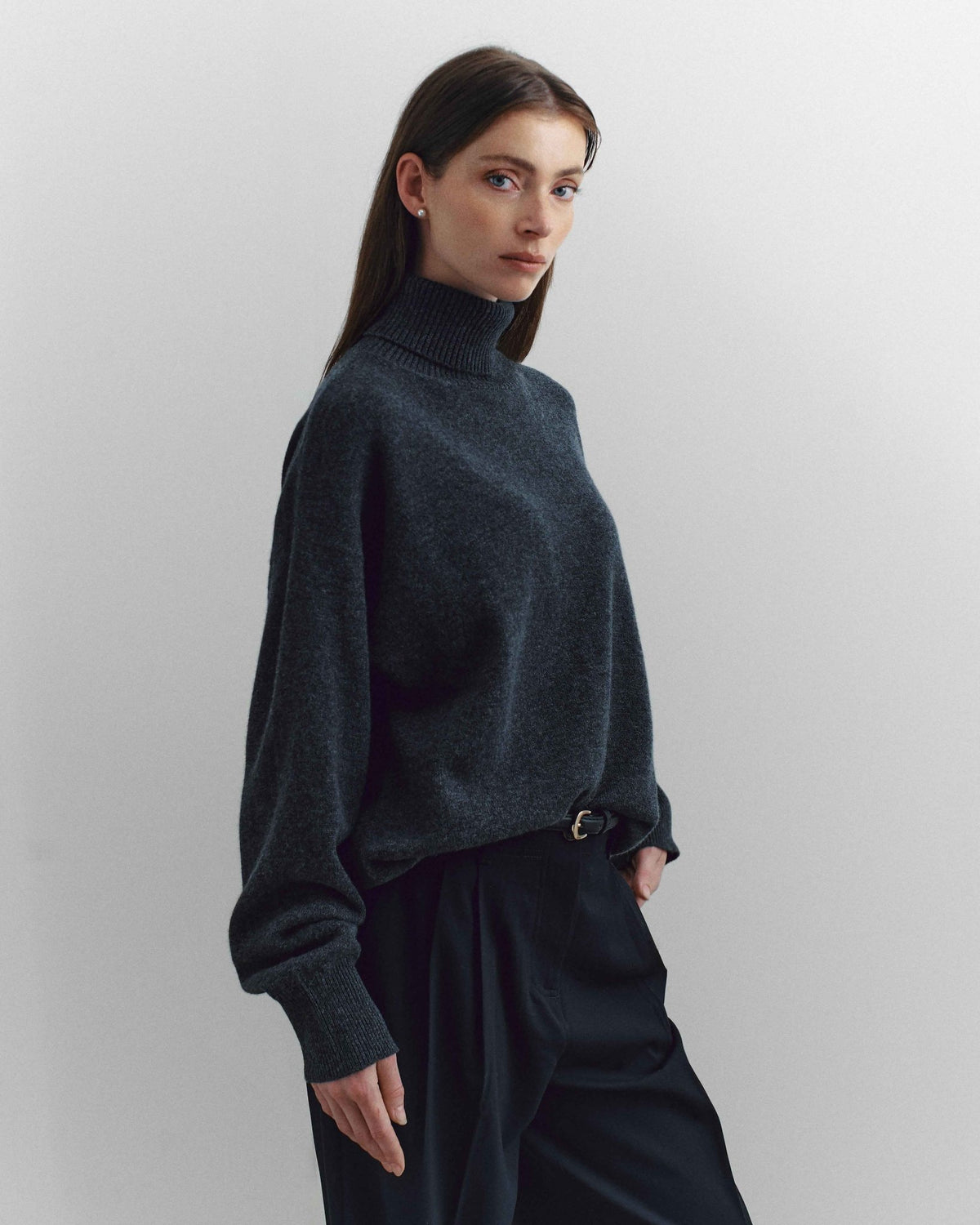 Volta Turtleneck, Charcoal - Casa Nodale