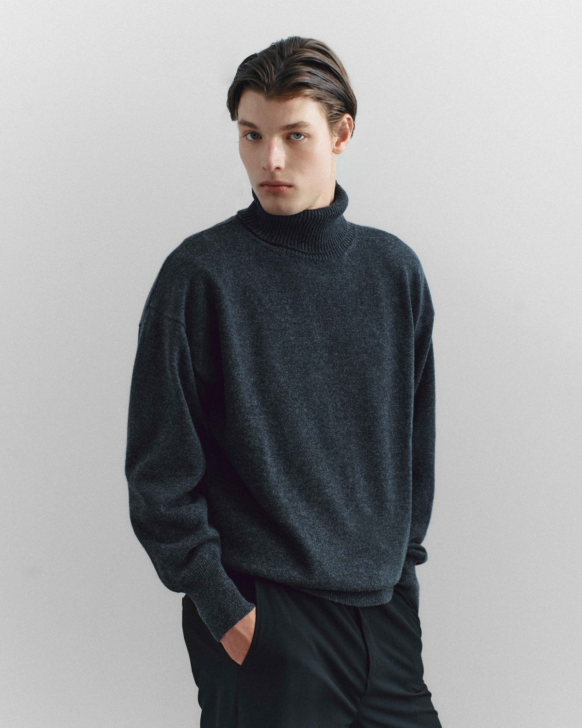 Volta Turtleneck Charcoal - Casa Nodale